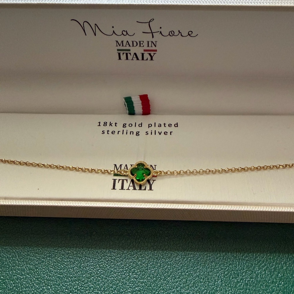 18kt Gold Plated Green Clover Bracelet